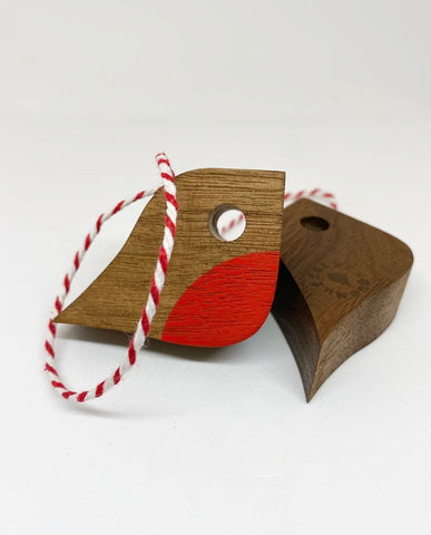Petit Robin | FSC Certified Walnut with baker's twine loop